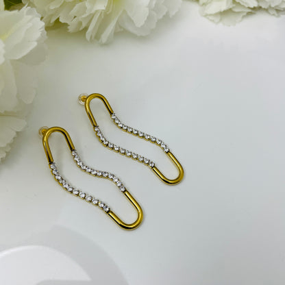 Dangle U-shaped zircon earrings