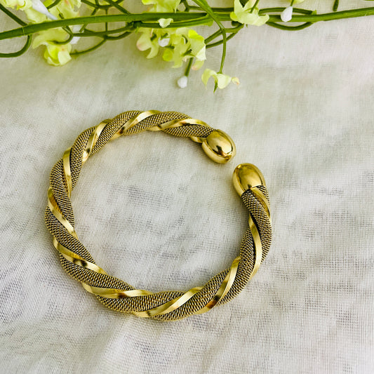 Classic twisted style block cuff bracelet