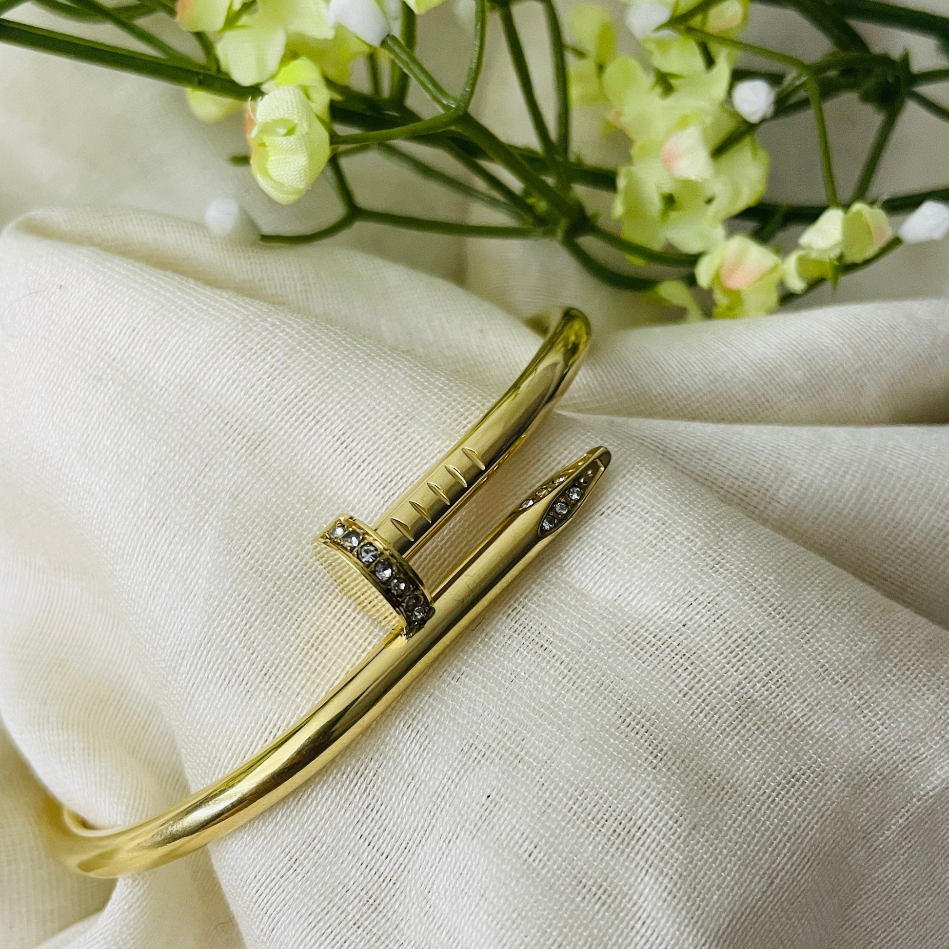 Nail studded bracelet